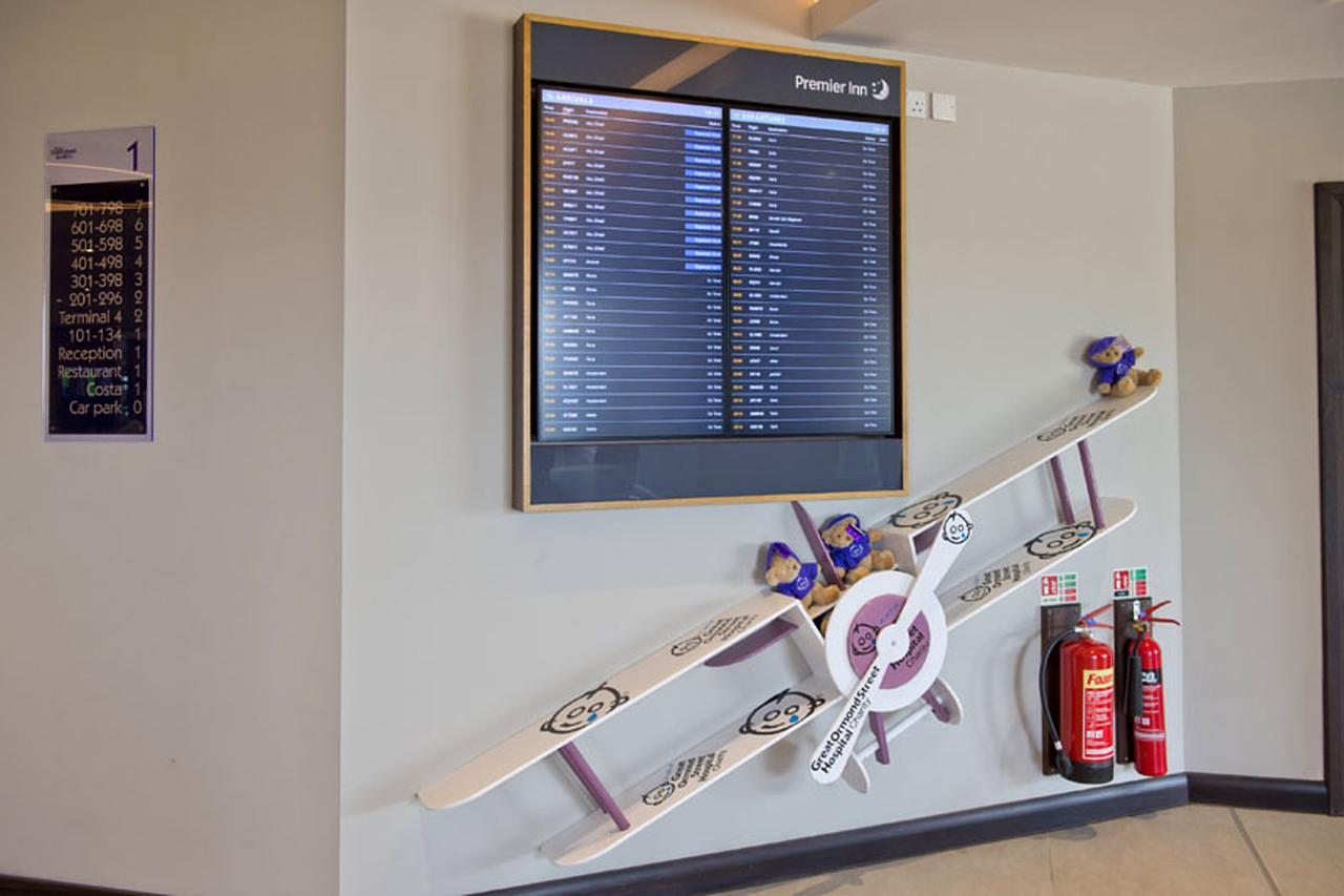 Premier Inn Heathrow Airport Terminal 4 Hillingdon Zewnętrze zdjęcie