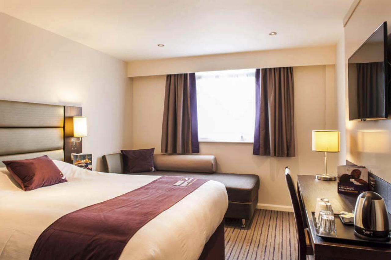 Premier Inn Heathrow Airport Terminal 4 Hillingdon Zewnętrze zdjęcie