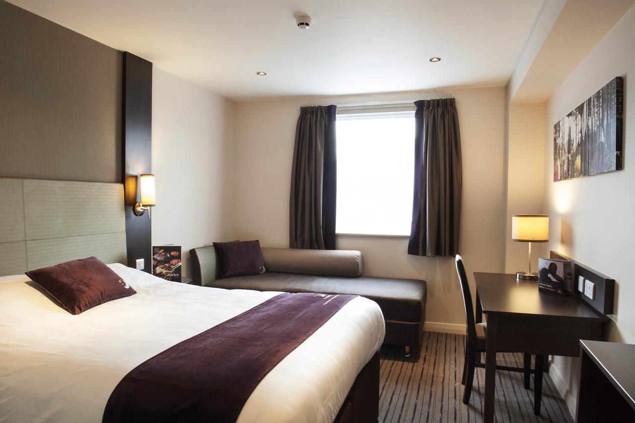 Premier Inn Heathrow Airport Terminal 4 Hillingdon Zewnętrze zdjęcie