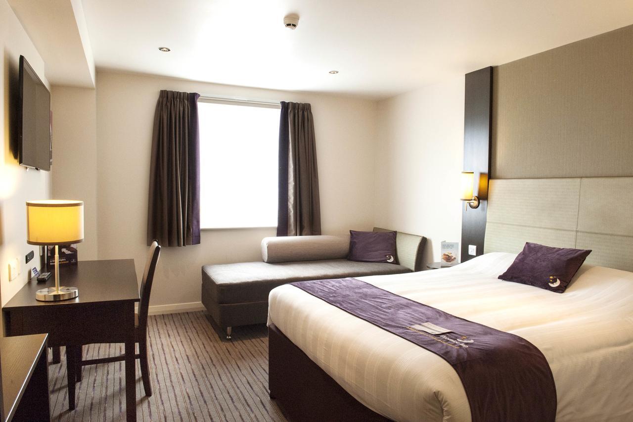 Premier Inn Heathrow Airport Terminal 4 Hillingdon Zewnętrze zdjęcie